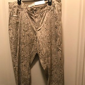 NWT SNAKE PRINT CURVY SKINNY JEANS 18W